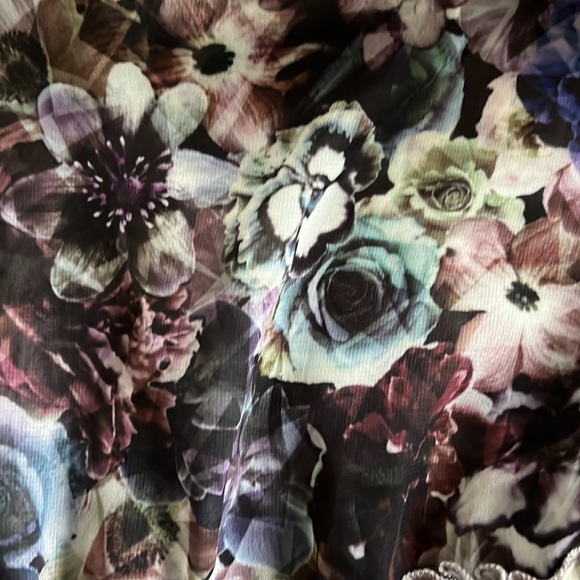 Sheer Maternity blouse size m - Picture 8 of 9